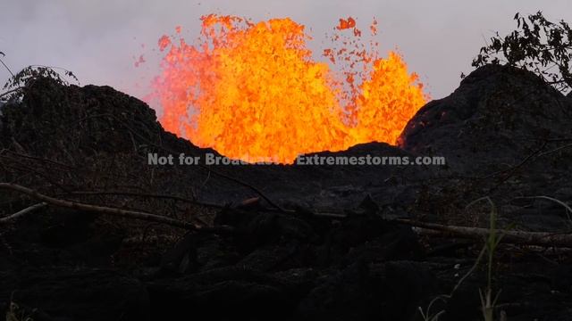 Hawaii Kilauea Volcano Lava Stock Footage in 4K смотреть онлайн