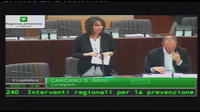 Passa all'unanimità la legge antimafia voluta con forza dal M5S (Silvana Carcano 16/06/2015) смотреть онлайн