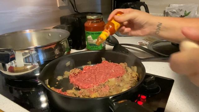 COOK WITH ME SPAGHETTI |HOTEL EDITION| BUDGET FRIENDLY смотреть онлайн