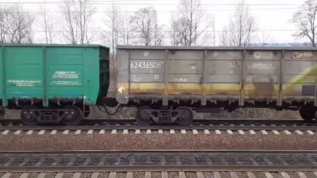 Остановка на запрещающий сигнал.3ЭС5К-456 "Ермак" тормозит с грузовым поездом и приветливой бригадо смотреть онлайн