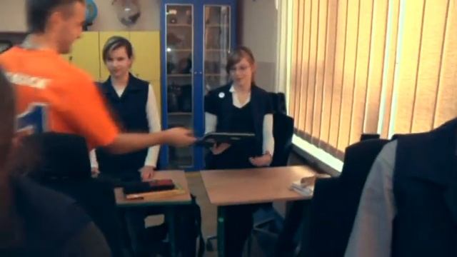 Film "Unowocześnijmy swoją szkołę" z udziałem piłkarzy Termalici Bruk-Betu смотреть онлайн