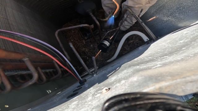 Fixing a Package Unit with Basically No Metering Device смотреть онлайн