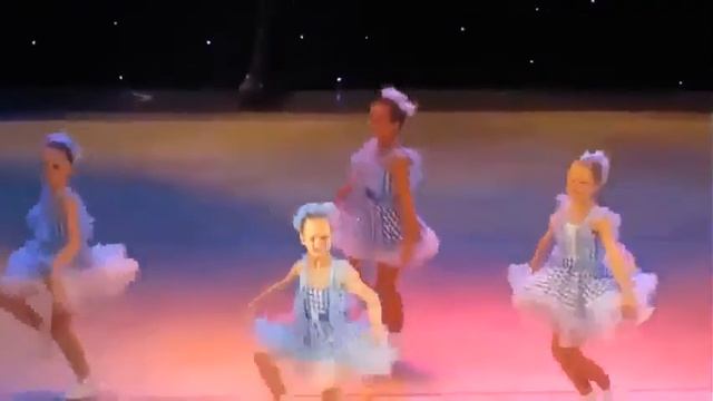 Glamorous Polka. Гламурная полька смотреть онлайн