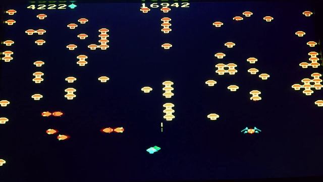 CENTIPEDE ATARI GAMEPLAY RETRO ARCADE GAME 1980 смотреть онлайн