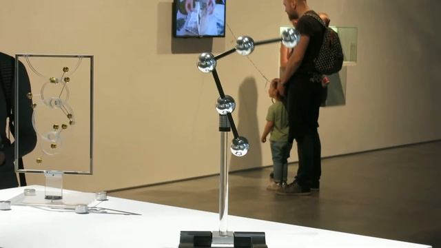 Кинетическая скульптура Николая Панафидина, Рашен триеннале смотреть онлайн