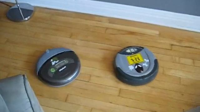 Roomba Fight! смотреть онлайн