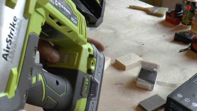 Ryobi Airstrike 18V. Обзор Ryobi R18N16G0. Аккумуляторный гвоздезабивной пистолет смотреть онлайн