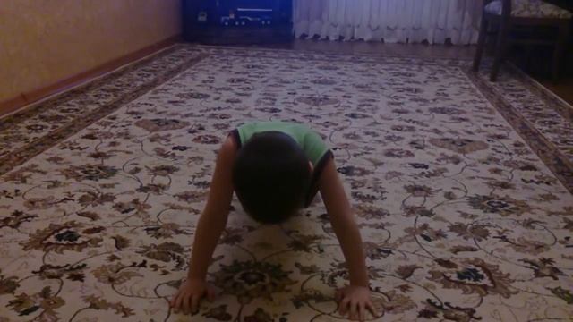 120 отжиманий. Ризван Гельхенский, 5лет, апрель 2015 г. смотреть онлайн
