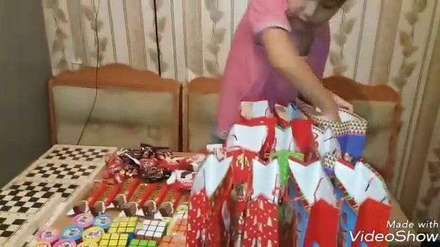 Новогодние подарки детям инволидам от Санжара смотреть онлайн