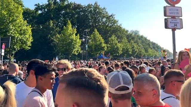 BERLIN – Rave the Planet 2023 – Techno Festival [4K live] ?? City Walking Tour (2023) смотреть онлайн