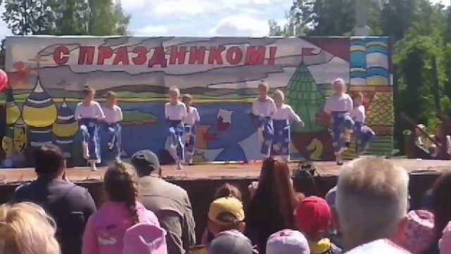 Поздравляем всех с праздником "Днём защиты детей" смотреть онлайн