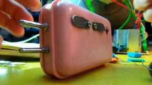 №229. Изумительный прибор для проверки конденсаторов. 4 радиоэлемента.