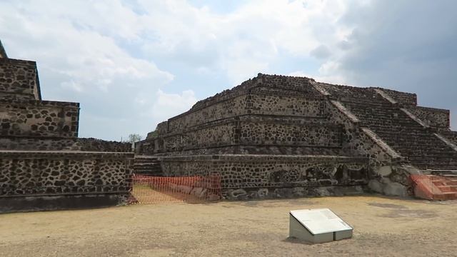 PYRAMIDS OF TEOTIHUACAN (MEXICO CITY VLOG) | Eileen Aldis смотреть онлайн