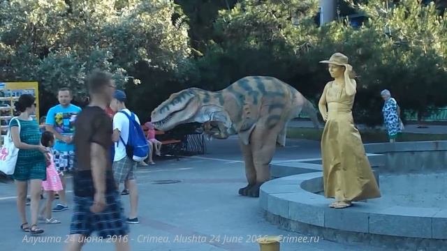 Крым. Алушта. Центральный пляж, набережная сегодня вечером 24 июня 2016 смотреть онлайн