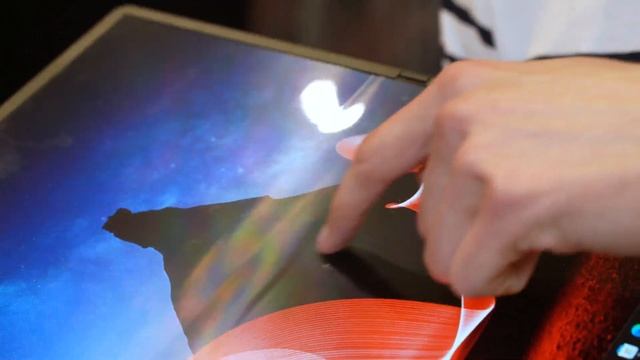 Hilfe, ich hab mein Notebook gefaltet: Lenovo Thinkpad X1 Fold 16 im Hands-On #IFA2022 смотреть онлайн