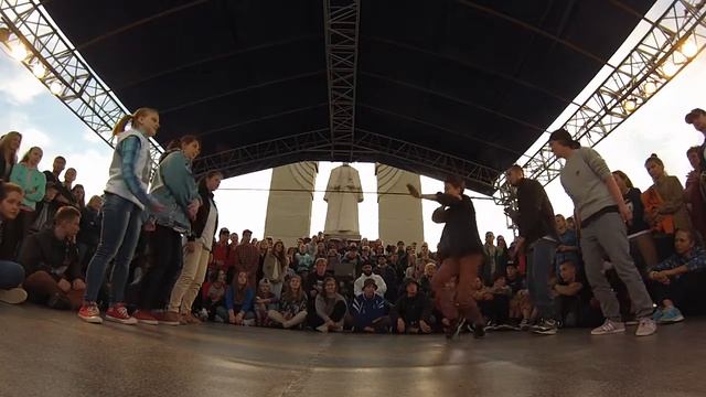Hip hop Girlz vs Kezik Family | 1:8 | hip hop | PRODVIZENIE | CHELYABINSK | 05 09 15 смотреть онлайн