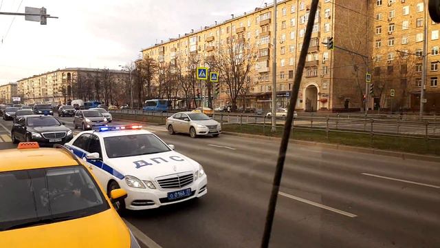 Т478РУ 197 со спецсигналами и сопровождением Ленинский проспект Москва смотреть онлайн