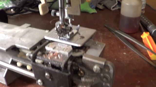 Что внутри швейной машины Brother RS-35?