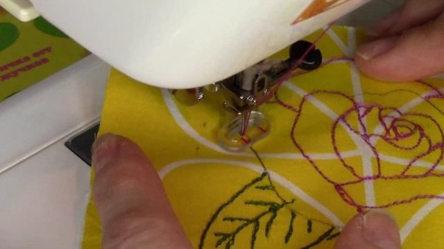 Как вышивать на простой швейной машинке без пялец / Вышивка розы смотреть онлайн