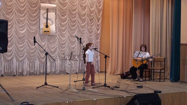 Барды на Подоле 24 05 14 - Это просмотровая версия, есть смонированная версия снятая двумя камерами смотреть онлайн