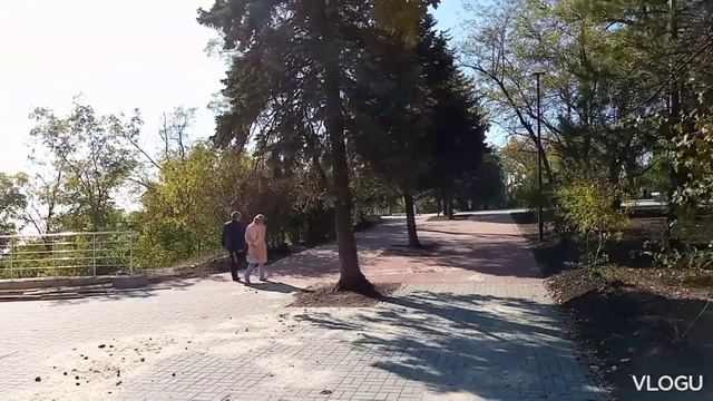 Мариуполь восстановление Городского Парка продолжается , теплая осень в Мариуполе 15.10.2023 смотреть онлайн