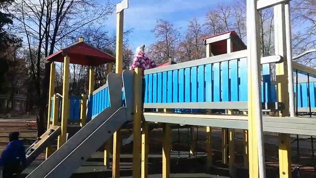 Уралмаш. Детская площадка. смотреть онлайн