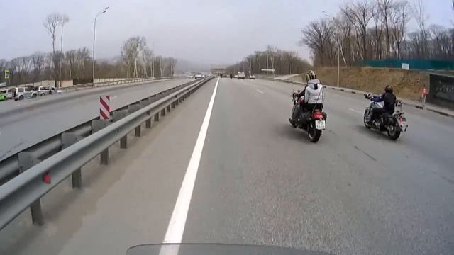 19 Путешествие на скутере (поговорим о скутерах - открытие мото сезона, Владивосток 2015) смотреть онлайн