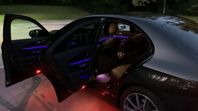 New Mercedes E-CLASS 2021 (Facelift) - Crazy AMBIENT LIGHTS demonstration (AMG Line interior) смотреть онлайн
