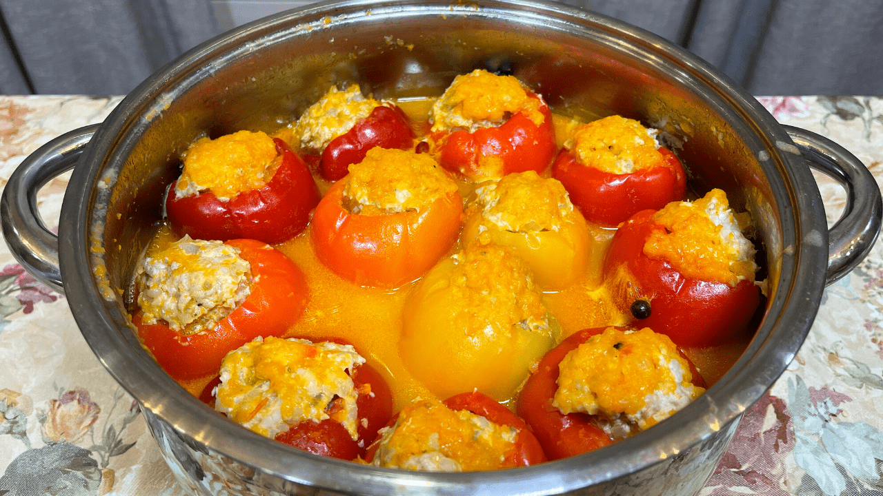 Как приготовить ФАРШИРОВАННЫЙ ПЕРЕЦ - Рецепт очень вкусного фаршированного перца. смотреть онлайн