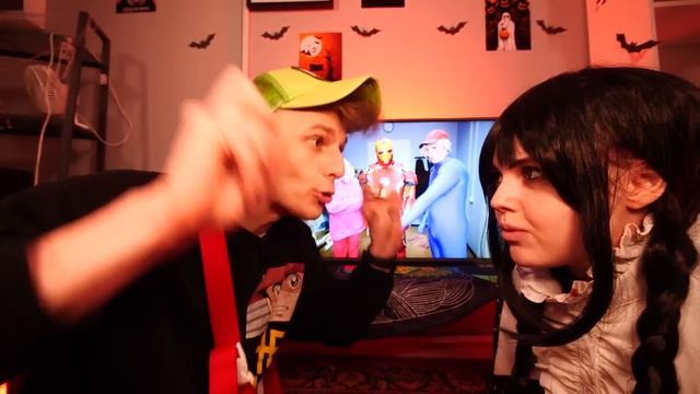 ПОПАЛИСЬ! Уэнсдэй Аддамс и МАМА.ЕХЕ встретились в РЕАЛЬНОЙ ЖИЗНИ ! смотреть онлайн