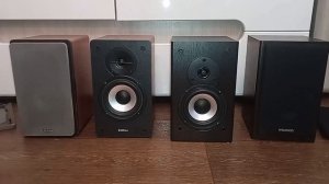 Видео сравнение активных колонок 2.0 Microlab B-72 и Edifier R1200t