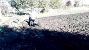 Трактор из снегоуборщика и коробки от пасата.