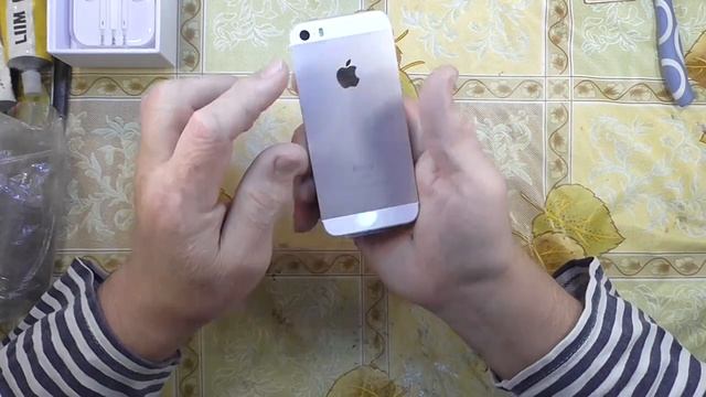Apple iPhone SE Восстановленный. Распаковка смартфона и смешной обзор смотреть онлайн