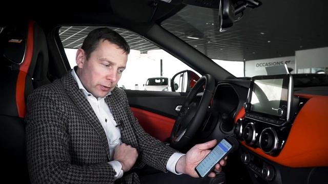 Hoe koppelt u uw telefoon via bluetooth aan de Nissan Juke? смотреть онлайн