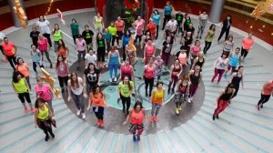Zumba флешмоб ТРЦ Петровский Ижевск ZIN Елена Хурматуллина