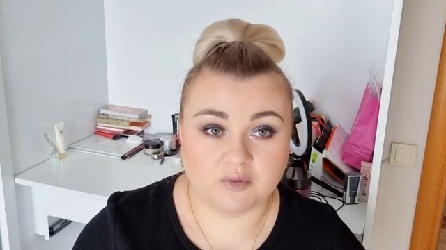 Покупки декоративной косметики и люксовый уход за телом смотреть онлайн