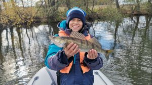 Замеряем СУДАКА.  ТРОФЕЙ на спиннинг с лодки. #viral #рыбалка2022 #fish #судак