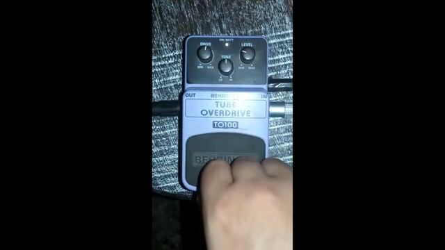 Behringer Tube Overdrive TO100 смотреть онлайн