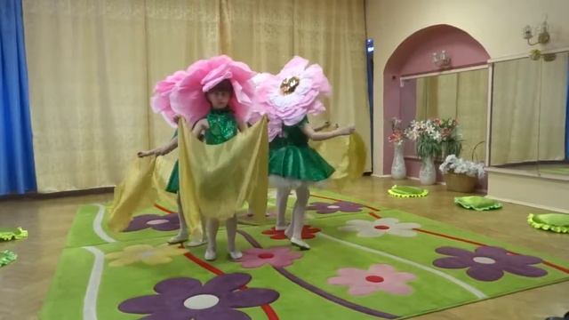 осенний танец с шарфиками смотреть онлайн