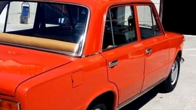 Мужик продает ВАЗ 2101 1980 года в идеальном состоянии,все родное,родная краска !!! смотреть онлайн