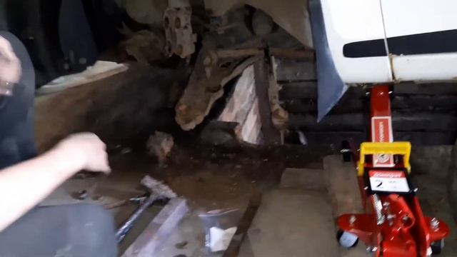 Чери Вери А13 замена шаровых, переднего подшипника, стоики стабилизатора, наконечников