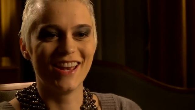 Mila Milan Interview in Bangkok смотреть онлайн