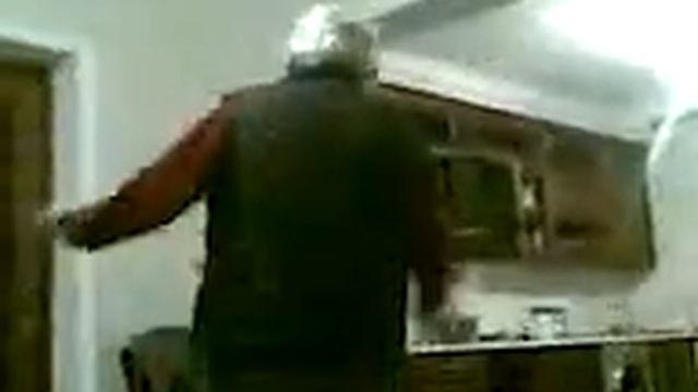 Первый раз одел наушники ха ха смотреть онлайн