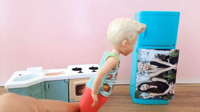 Polly Pocket'ın Black Pink Hayranlığı Aileyi Şaşırtıyor Sürpriz Barbie смотреть онлайн