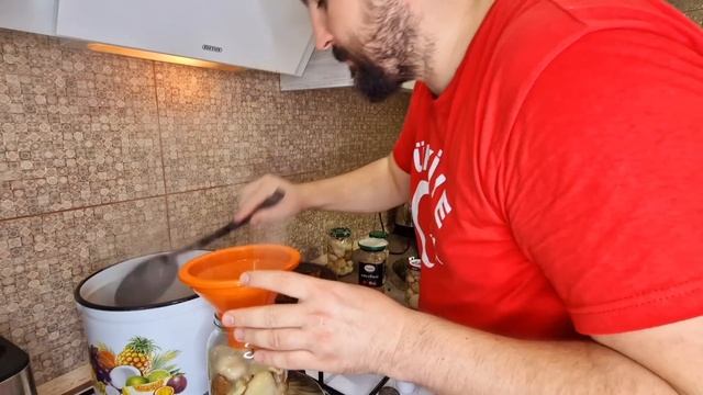 жареные грибы! закрыл белые! Ваня счастлив) мои баночки идеальны) смотреть онлайн