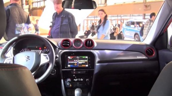 Suzuki Vitara S Auto AllGrip 1.4 BoosterJet (2017) Exterior and Interior