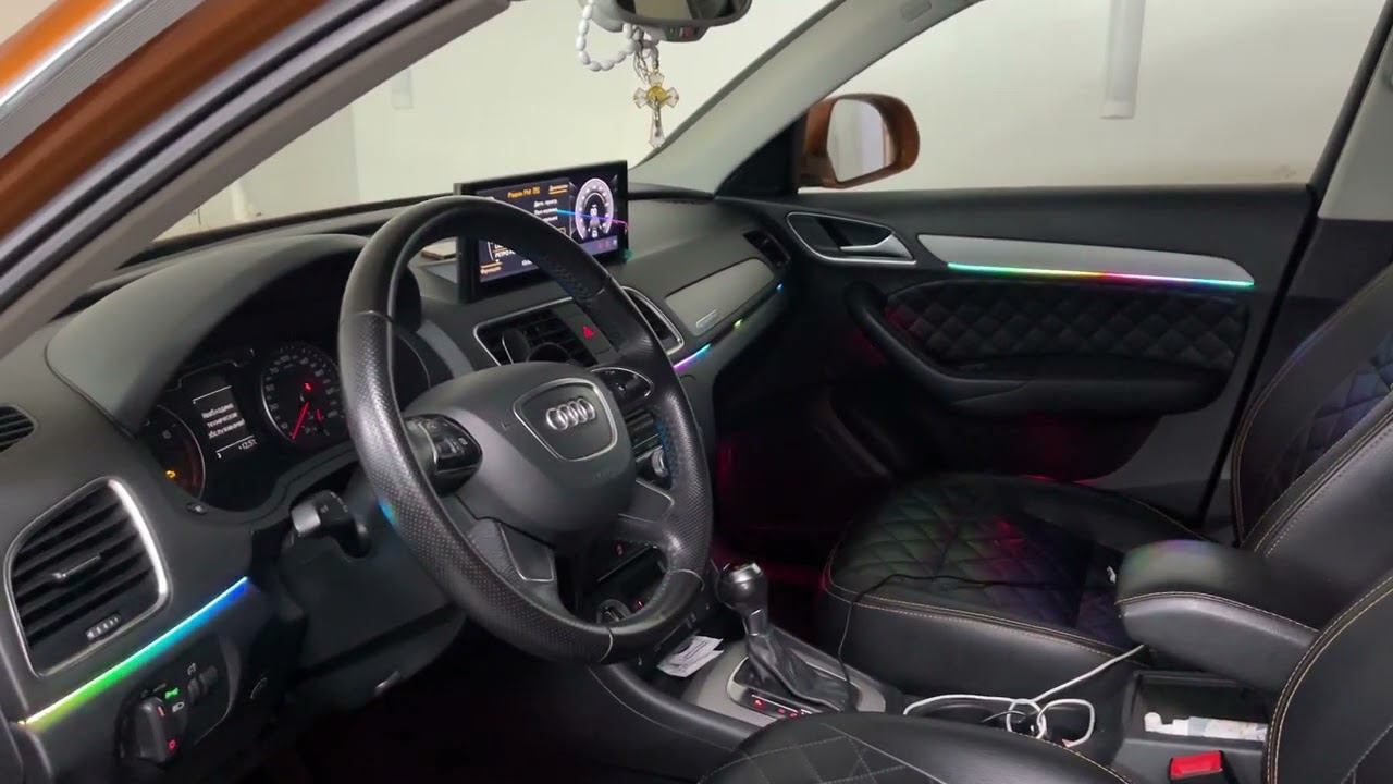 Атмосферная подсветка салона Audi Q3