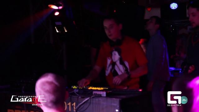Kid Digital plays LIVE with Akai APC40 and Akai MPK Mini смотреть онлайн