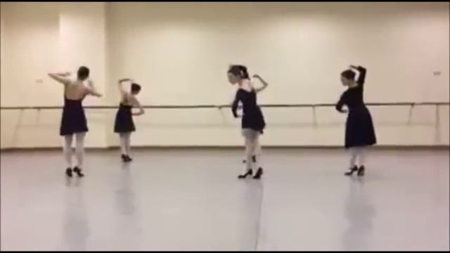 Character Class at The Bolshoi Ballet Academy | The Importance of Character | VeganOnPointe смотреть онлайн