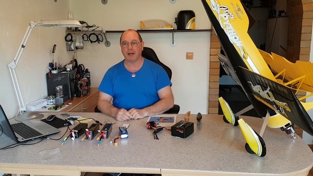 PITTS PYTHON DOPPELDECKER - Baubericht - Tipps Tricks - Schwerpunkt u Motorsturz-Test смотреть онлайн